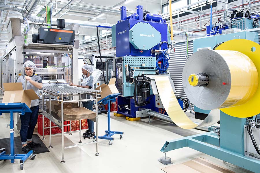 blaser_knowhow_leuthold_02 Leuthold Mechanik AG - Global leader in the manufacture of machines for the production of thin-walled aluminum packaging