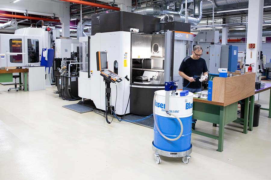 blaser_knowhow_leuthold_03 Leuthold Mechanik AG - View into production